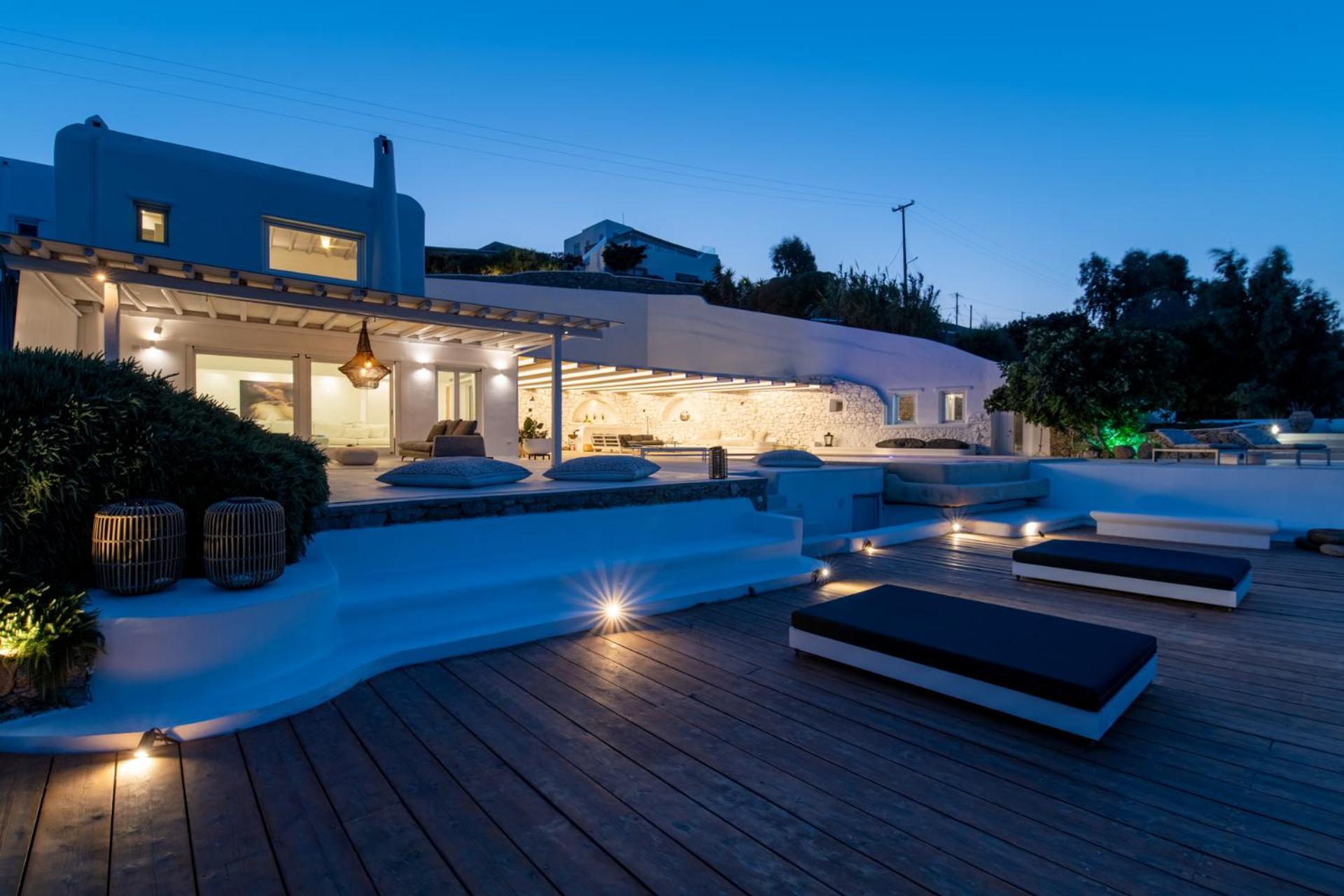 Psarou, The Above Nammos Experience Villa *
